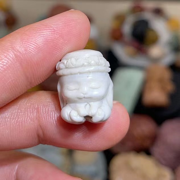 阿拉善彩玉