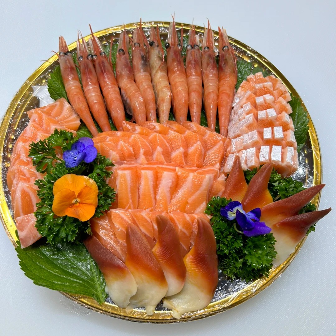 精品全家福 刺身拼盘C(大甜虾10只+净肉400g+北极贝8片)