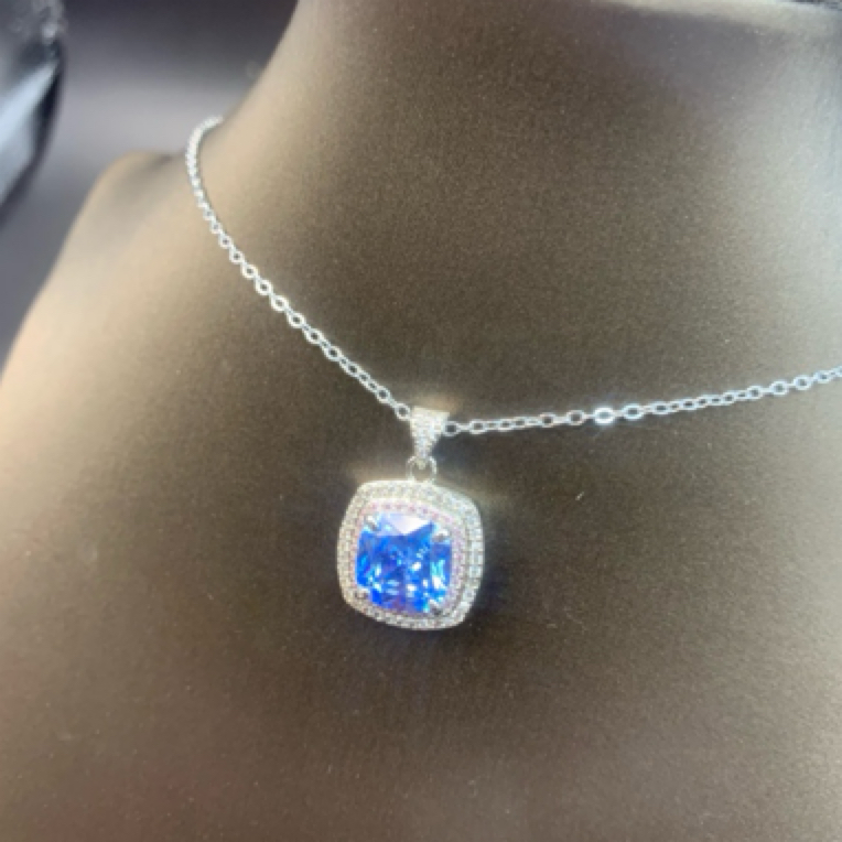 铜合金项链 51030轻奢系列项链气质蓝色时尚百搭简约镶嵌