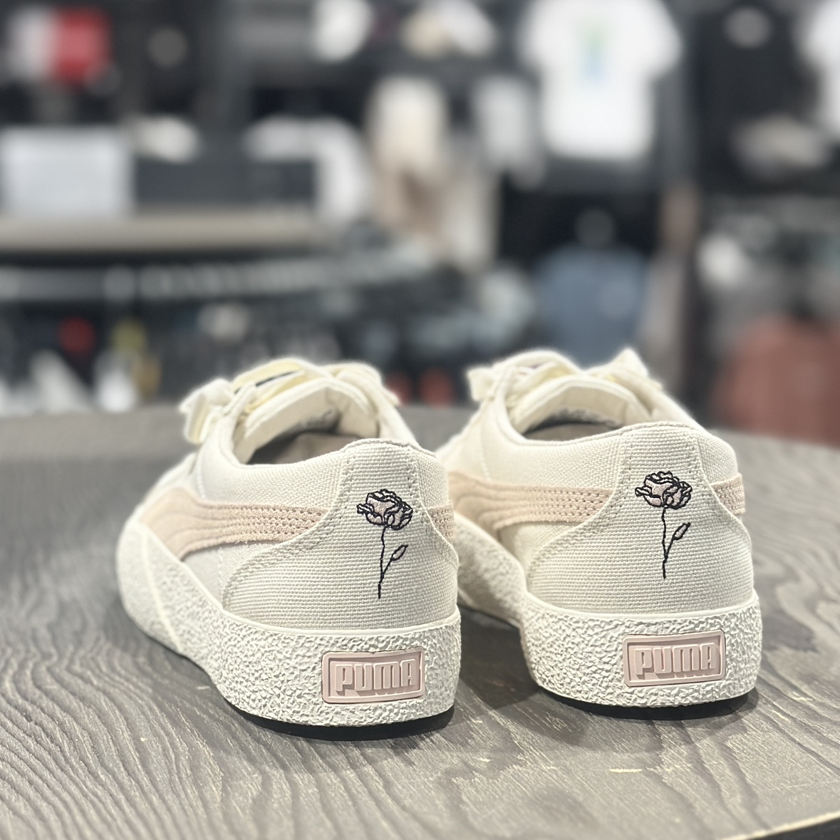 彪马Puma Love In Bloom玫瑰刺绣休闲运动女子帆布板鞋 375065