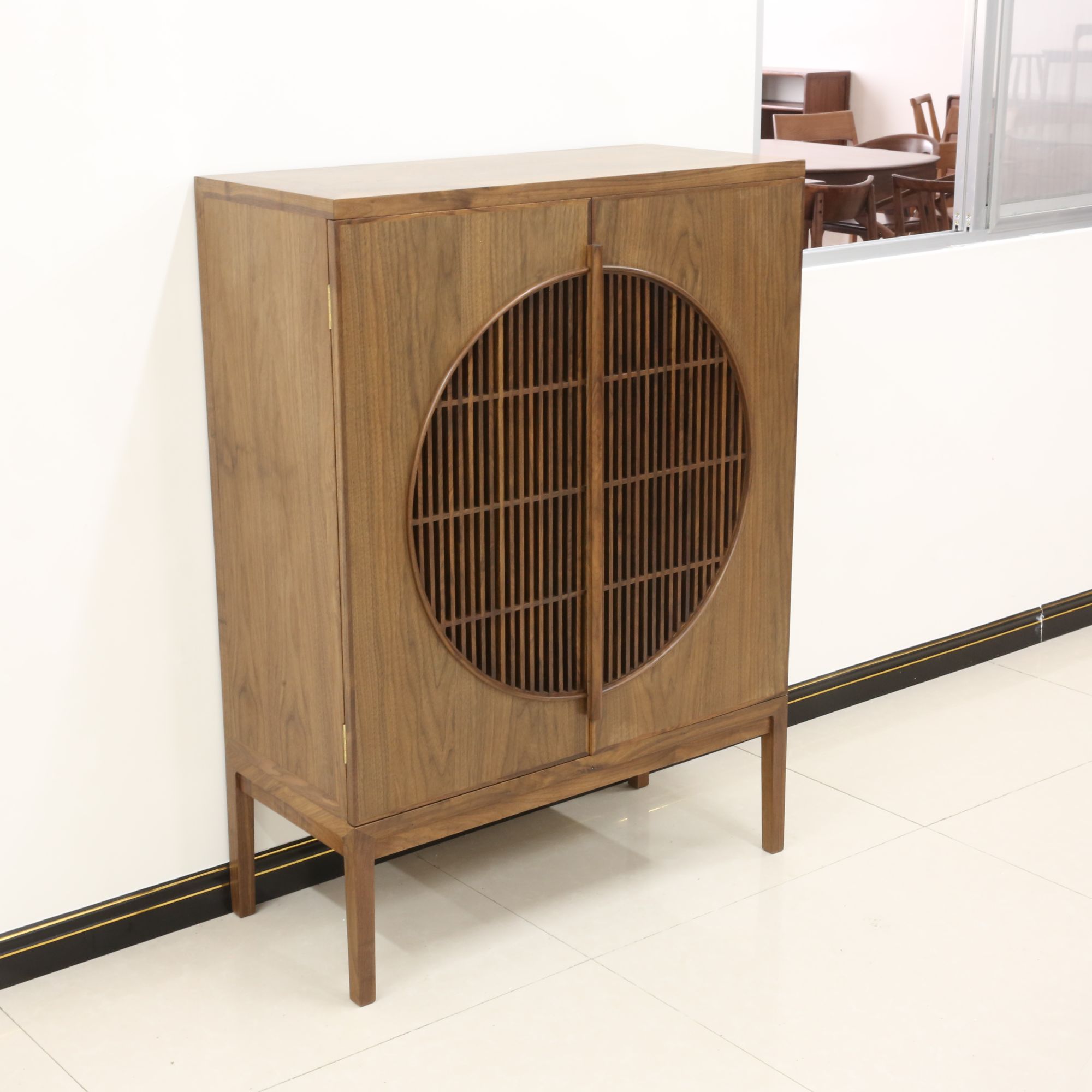 伟雅达北美黑胡桃明月柜新中式置物玄关隔断