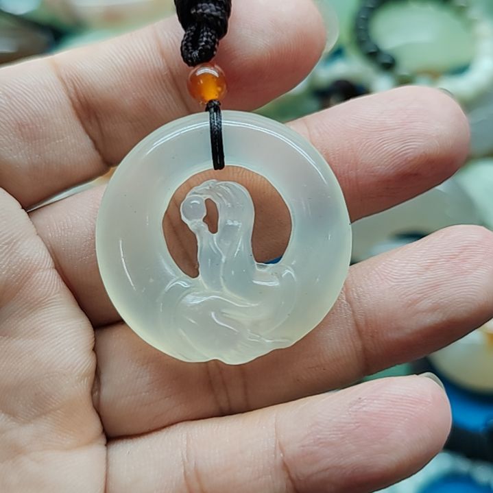 【闪购商品】蛇纹石玉吊坠(赠链)未镶嵌熊***鱼