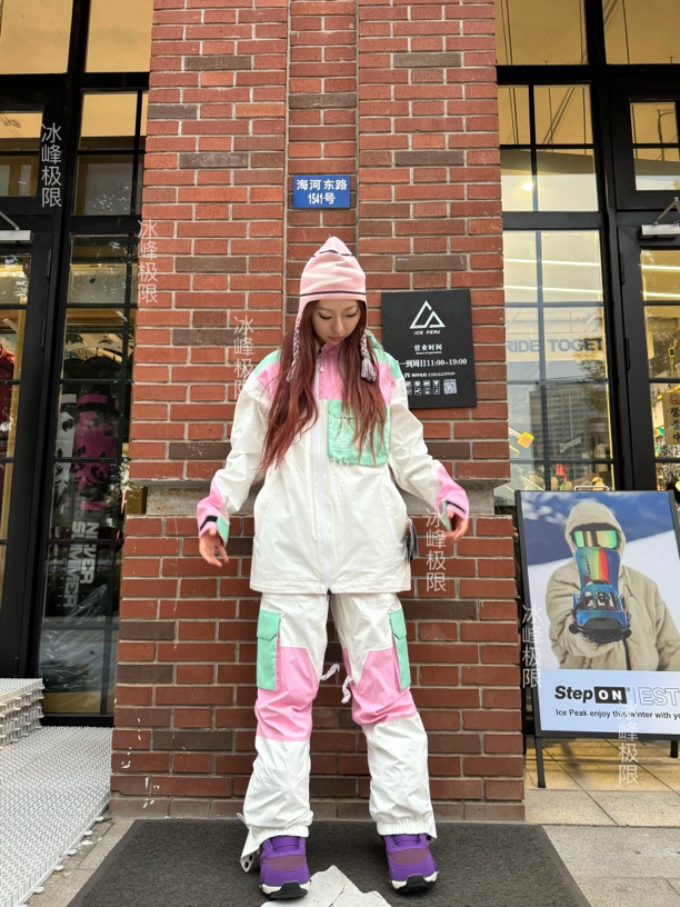 W25 W Aura gore tex 女款滑雪服套装