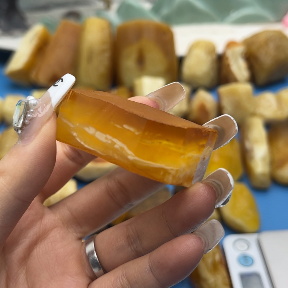 【闪购商品】定制琥珀未镶嵌c***z