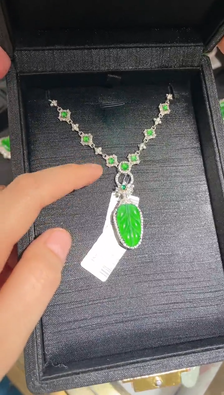 【闪购商品】翡翠吊坠银S925镶嵌60112天然翡翠A货吊坠一套多样性发