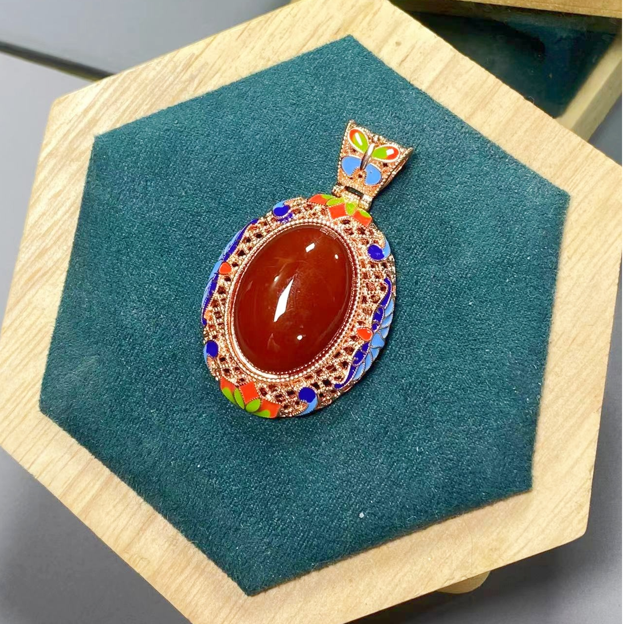 传玺李MN-2005【锦红玛瑙鸽子蛋】高品玛瑙复工唐彩工艺（拍一发一）