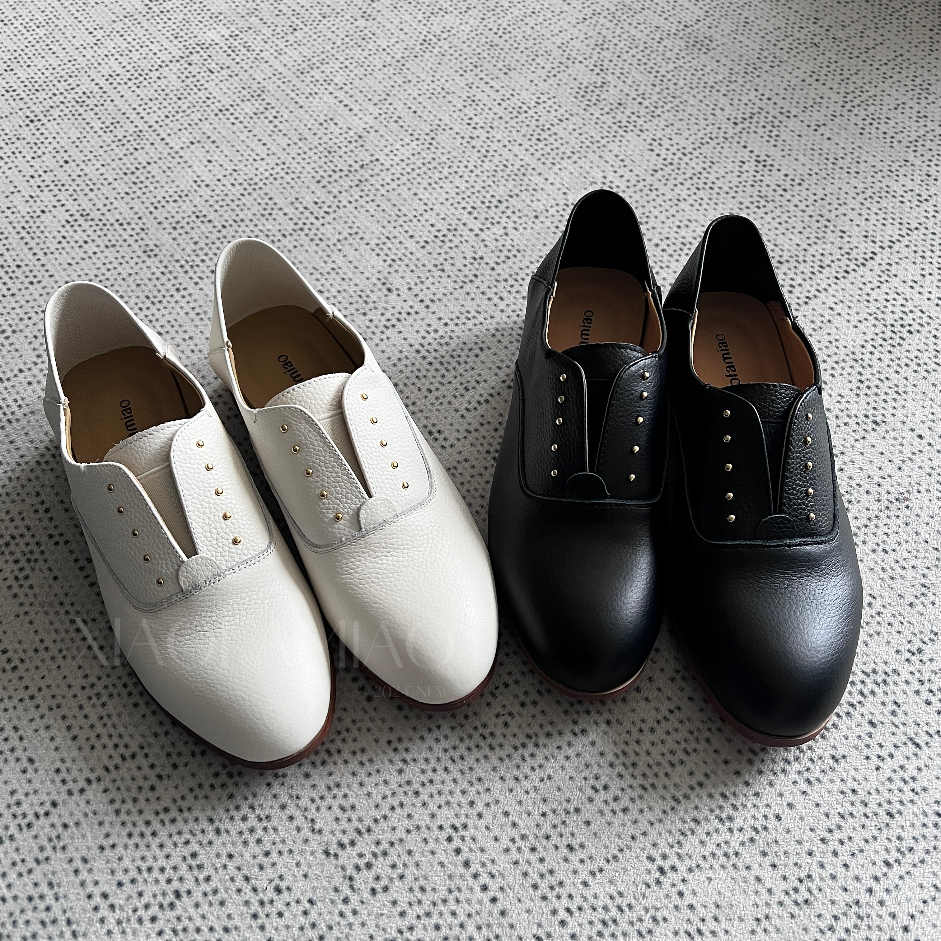 小发喵经典「荔枝纹哑光轻奢皮鞋｜铆钉廓形摩登通勤极简新风尚」