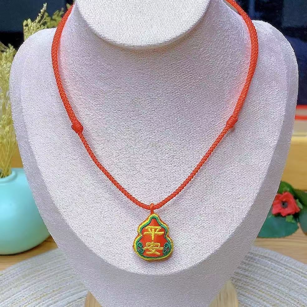 手工编织布艺胎发袋吊坠新年红绳纯手工