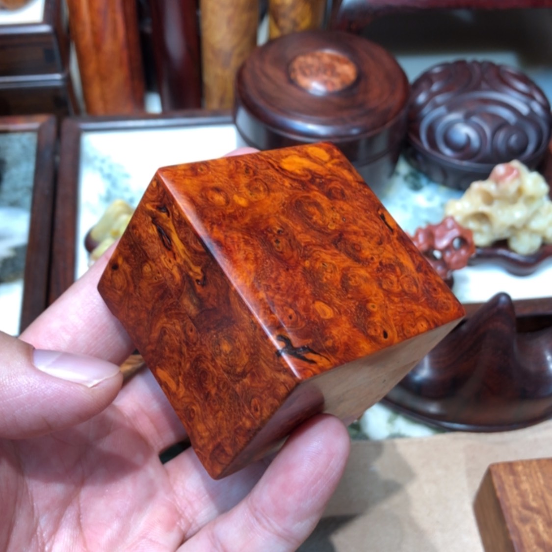 【闪购商品】檀木逆**人