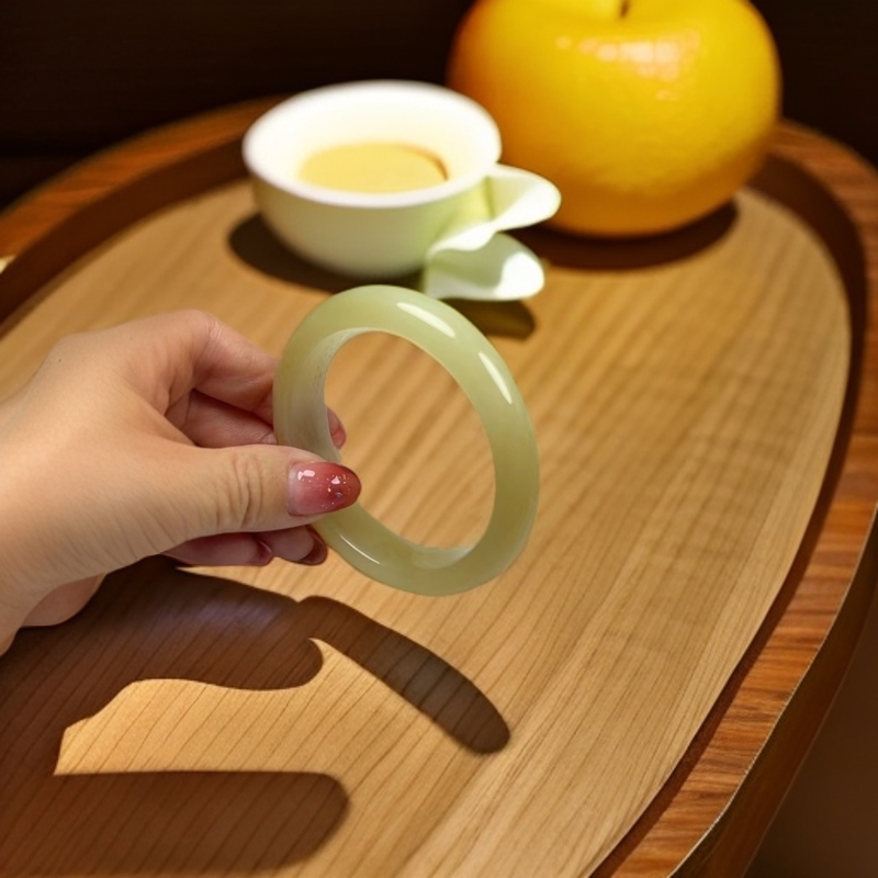 和田玉手镯百搭配