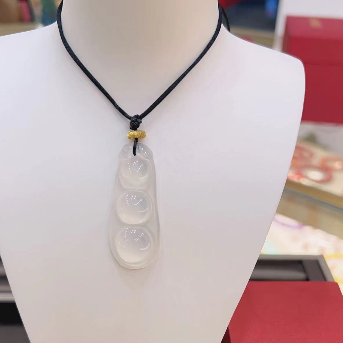 精美玉髓吊坠挂件高冰