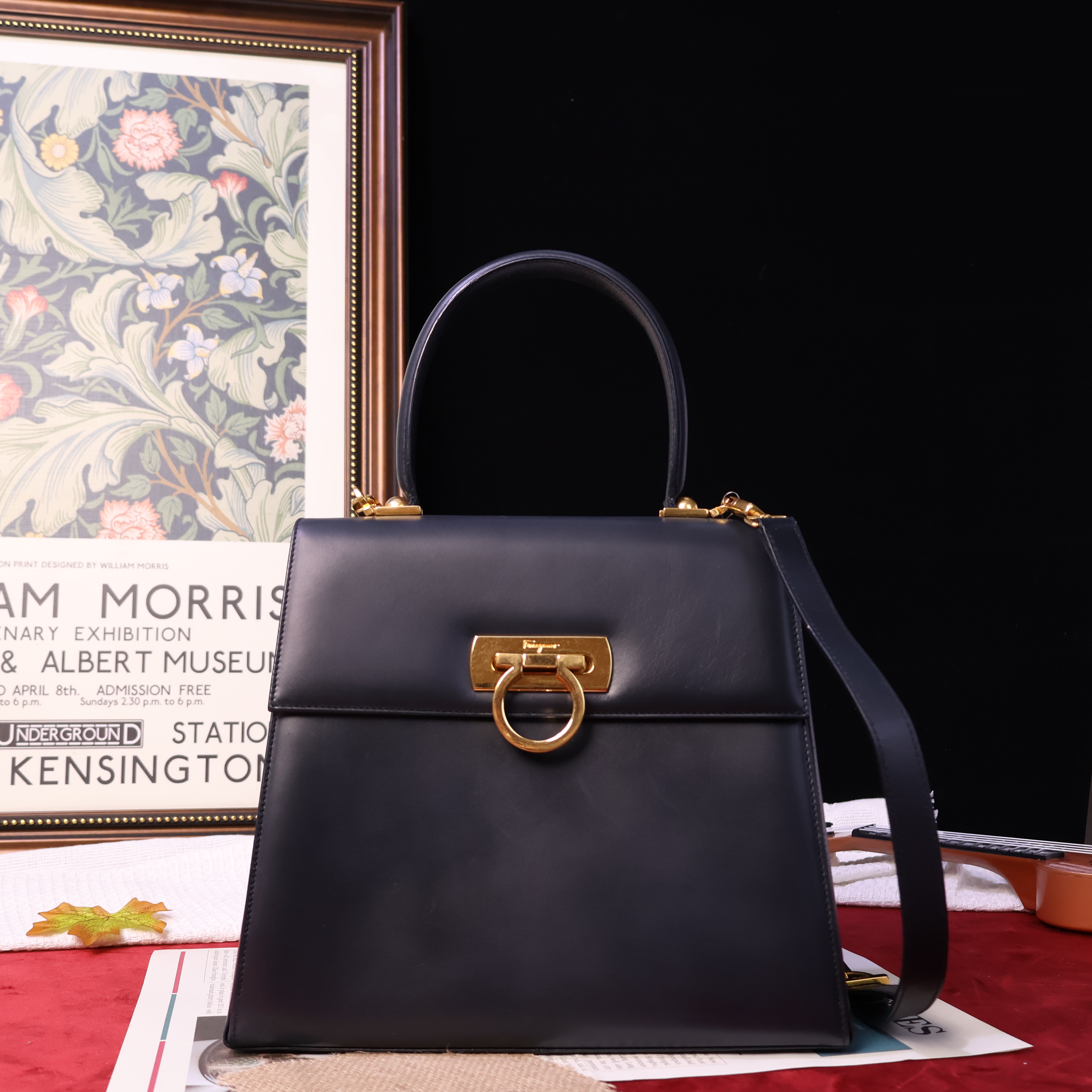 95新 FERRAGAMO/菲拉格慕 E792蓝色手提包女士经典奢侈中性中号