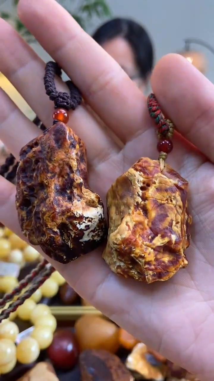 【闪购商品】蜜蜡颈饰未镶嵌吊坠（一对）