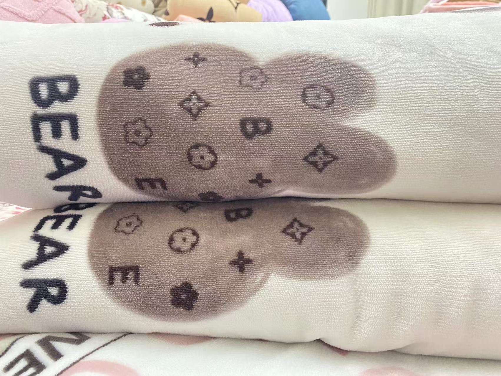 【潮牌兔】单人牛奶绒三层自发热冬被jan24*