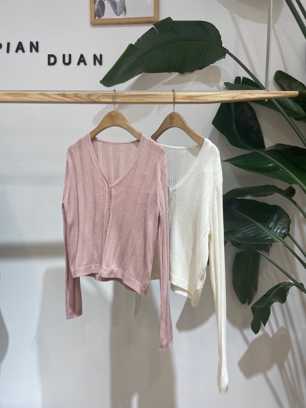 PD2024秋款百搭时尚气质镂空长袖v领针织开衫P4B331098M05-399P