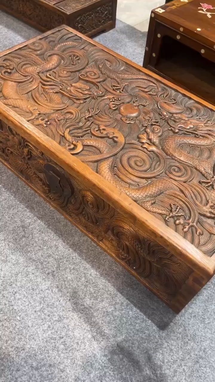 【闪购商品】木雕刻龙大箱子雕刻龙