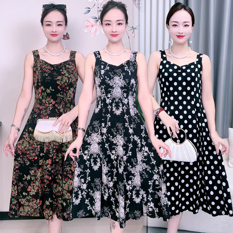 碎花吊带裙子女款爆款2025新款夏季背心连衣裙高级感显瘦百搭打底