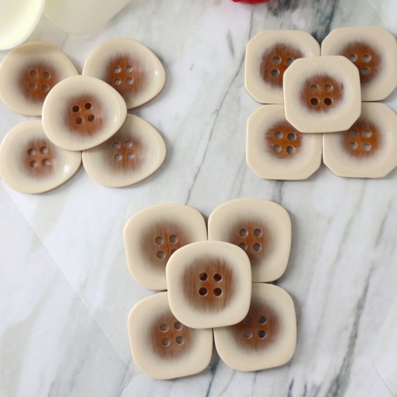 厂家高档不规则异形扣子精致四眼椭圆形方形大衣风衣树脂纽扣