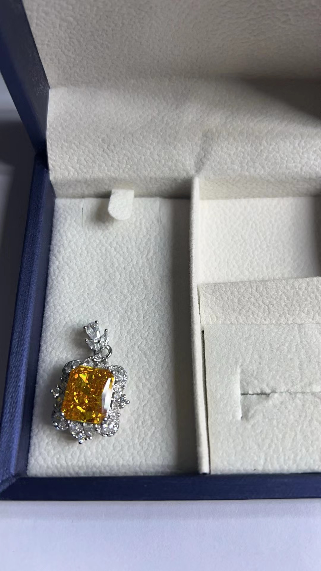 时尚经典戒指1卡送人好礼【顺序号091】