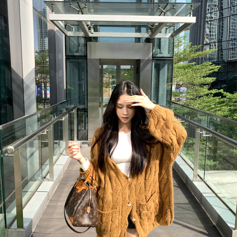 重磅粗棒麻花毛衣厚实保暖开衫慵懒早秋新款咖色宽松显瘦女穿搭