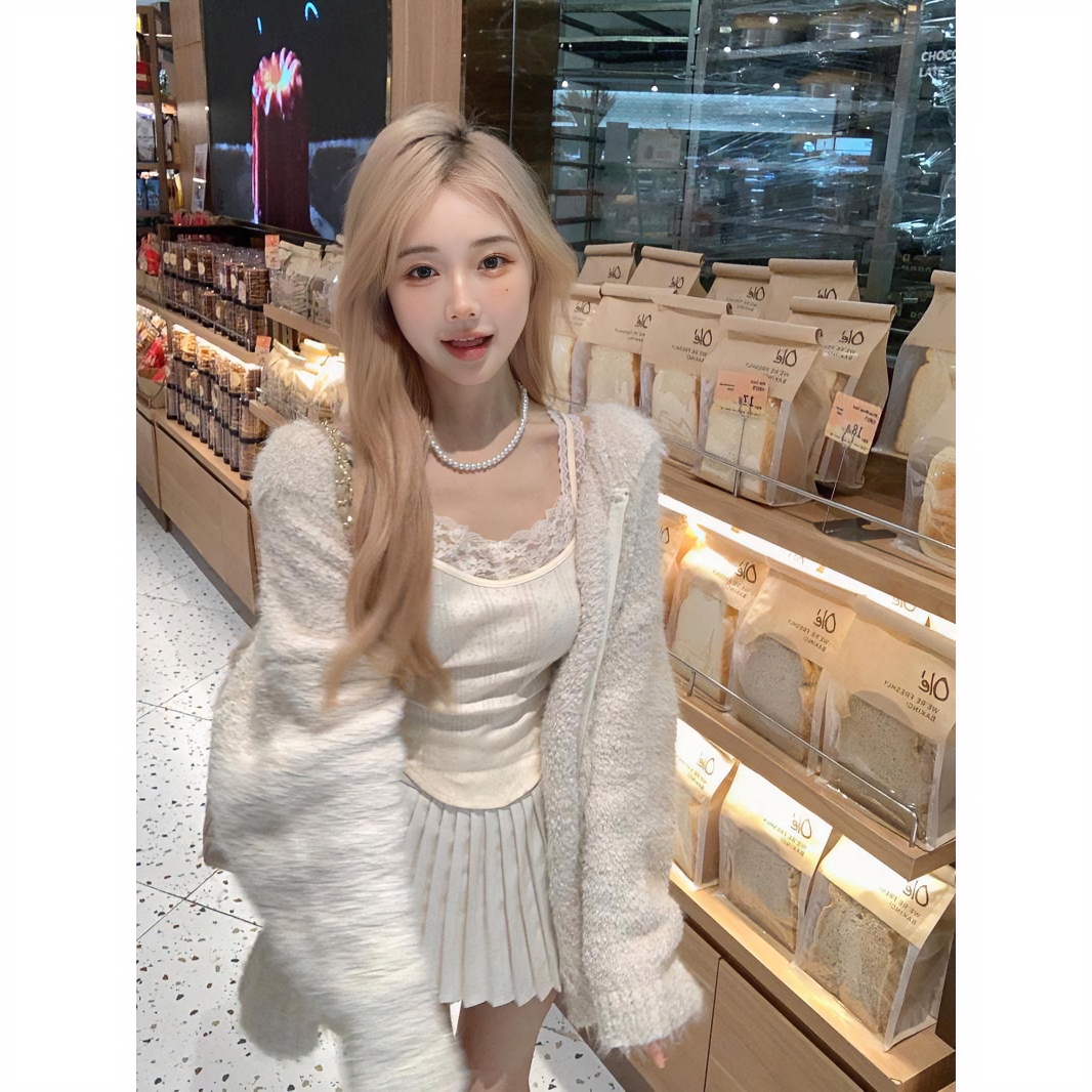 奶系穿搭套装长款连帽毛衣外套蕾丝背心女秋冬百褶半身裙三件套