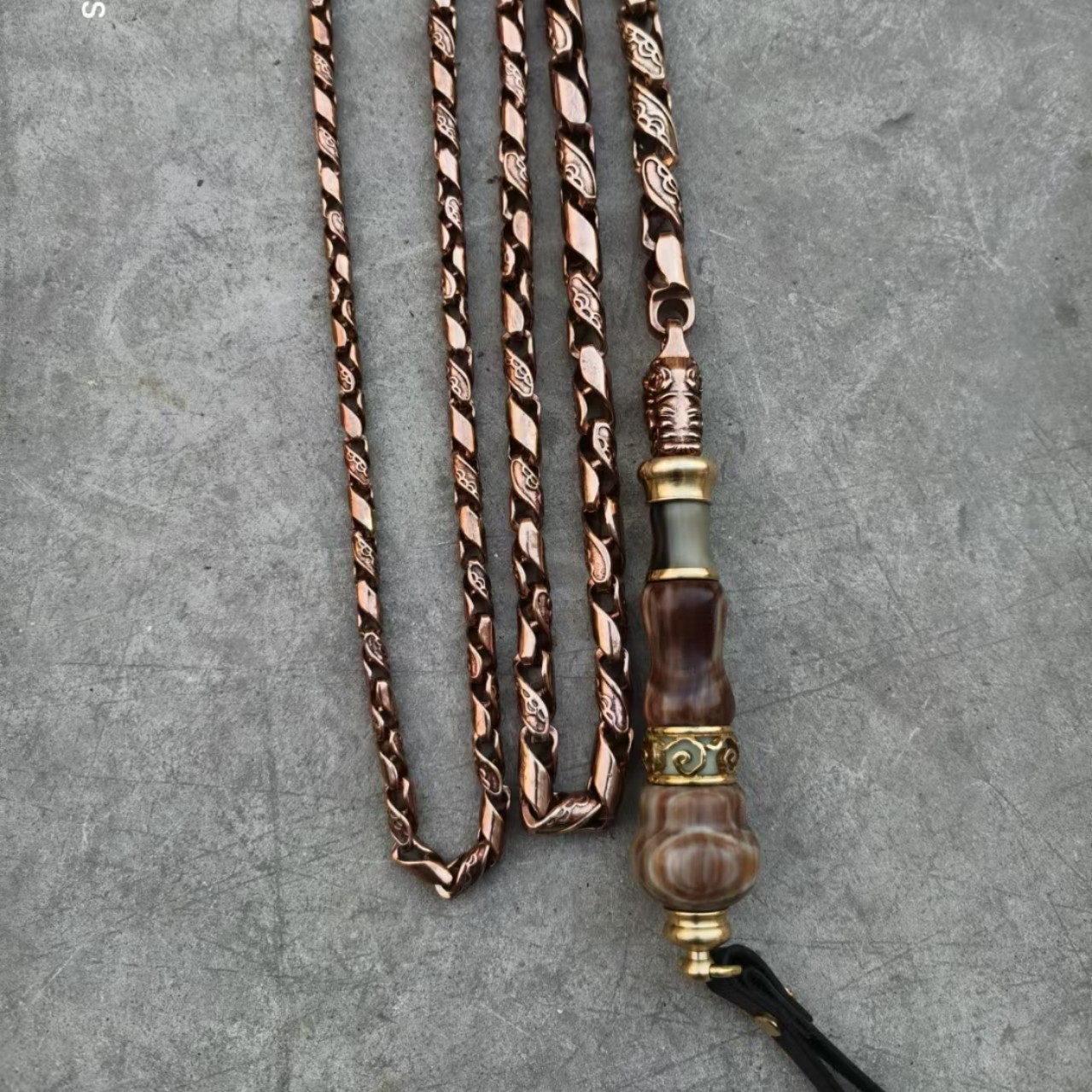 红铜腾龙鞭白牛角夜光把手总重量1.8斤