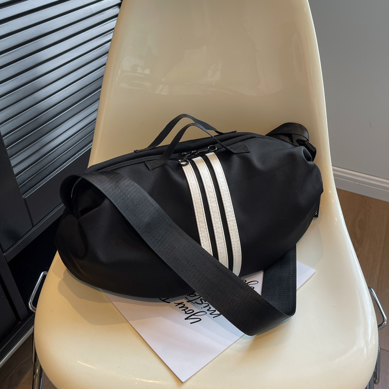 加厚西装面料2025新款时尚休闲ol日常百搭斜挎包大容量逛街旅行包