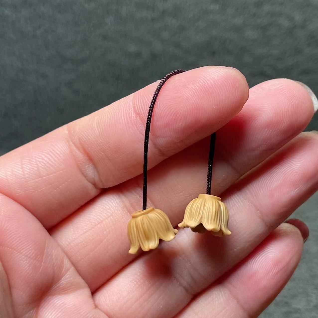 橄榄核雕刻铃兰花弟子珠