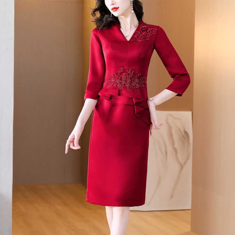 喜婆婆婚宴装礼服裙2023秋季新款妈妈装时尚重工珠绣亮片连