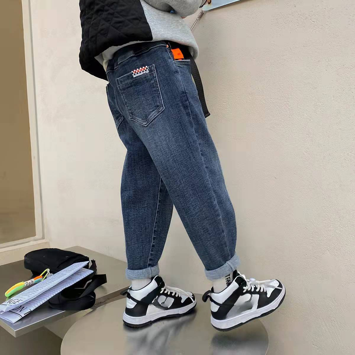 男童加绒牛仔裤子一体绒加厚2023秋冬新款儿童休闲中大童宽松长裤