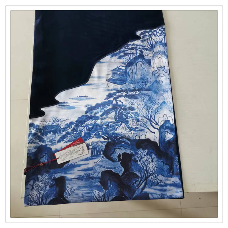 格格品牌  深蓝丝绒撞色精美刺绣披肩 G71AQ021248