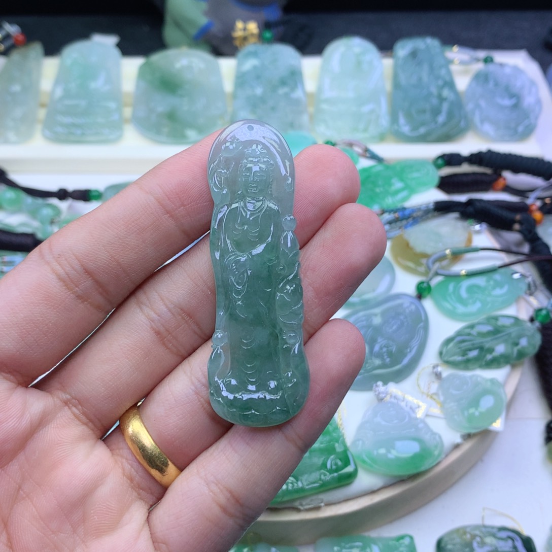 翡翠颈饰未镶嵌吊坠