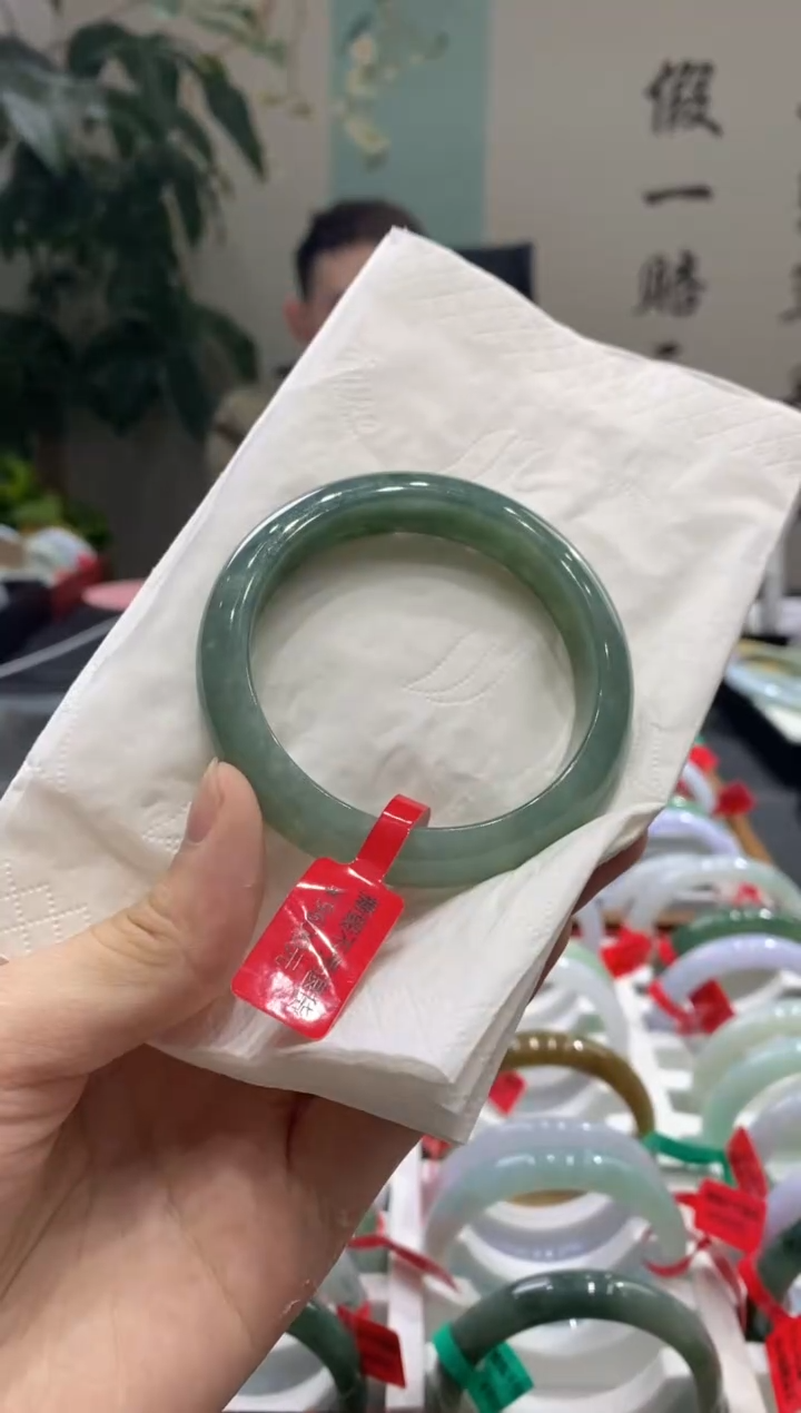 【闪购商品】翡翠手镯未镶嵌多人00012607