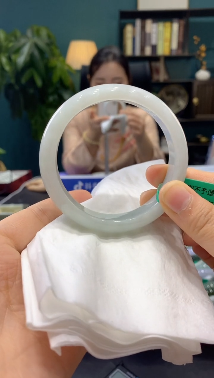【闪购商品】翡翠手镯未镶嵌25193