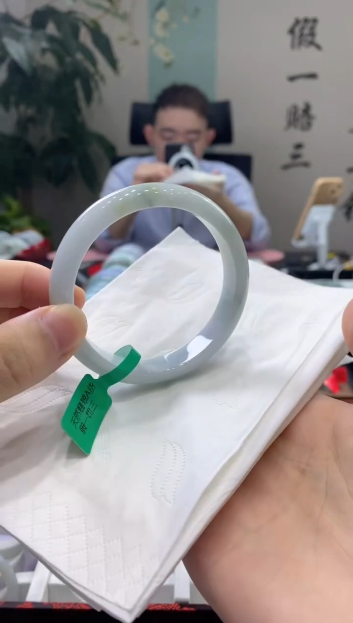 【闪购商品】翡翠手镯未镶嵌多人00011989
