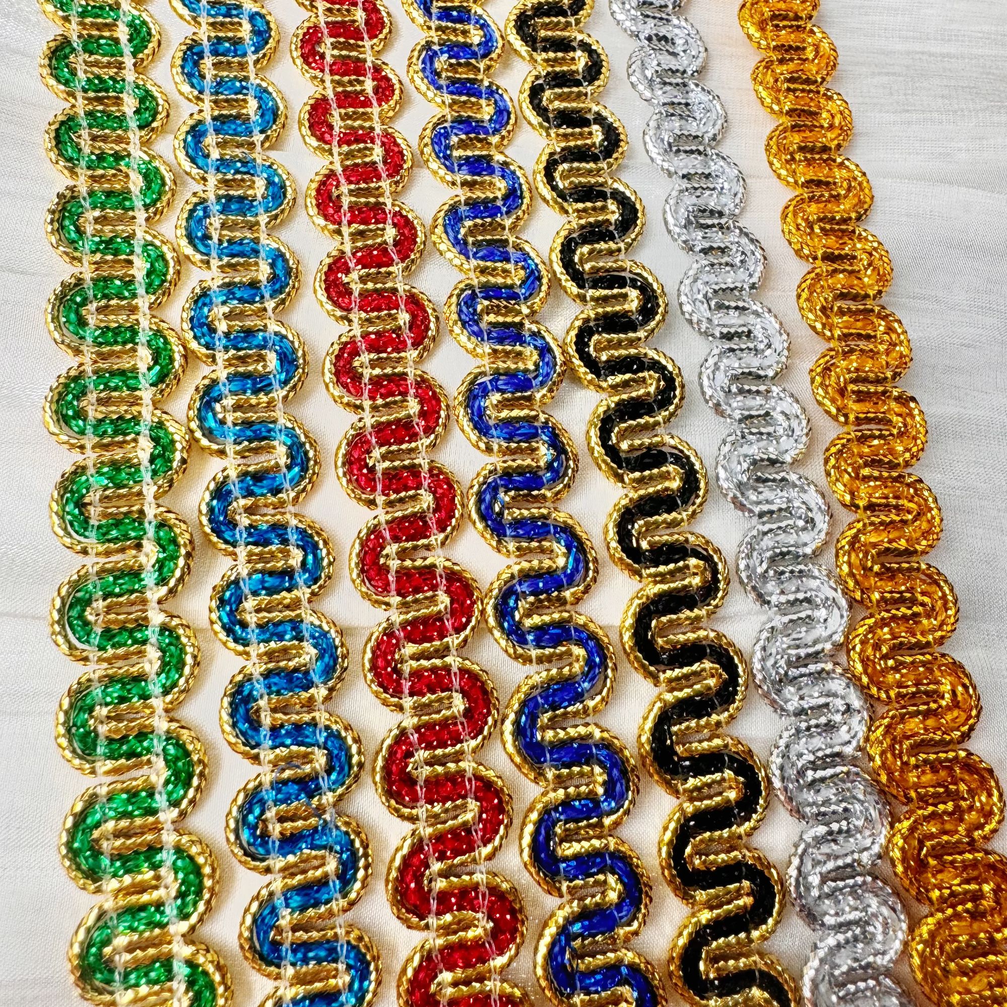 【买二送一】宽1.2CM小弯金银丝波浪花边节日装饰品