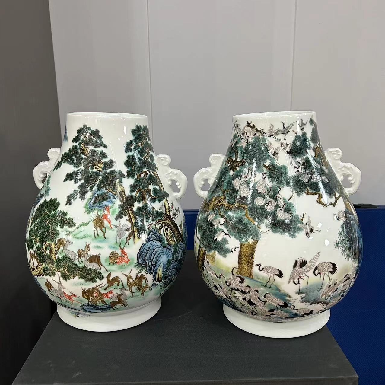 景德镇陶瓷摆件 百鹿 百鹤 双耳福筒一对