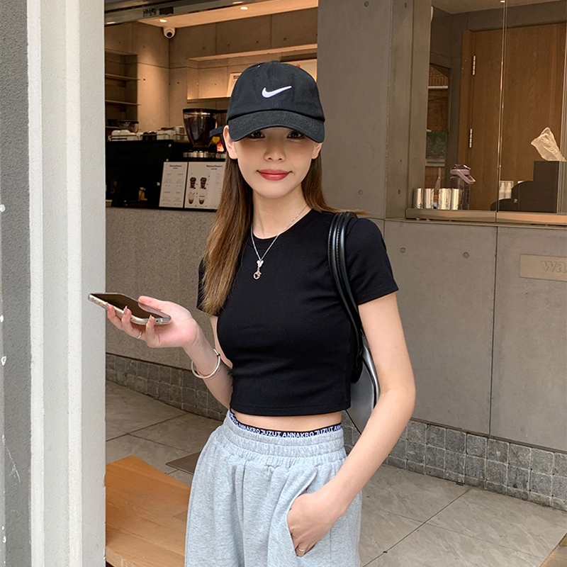 黑色正肩短袖t恤女夏季新款设计感修身显瘦高腰短款辣妹上衣百搭