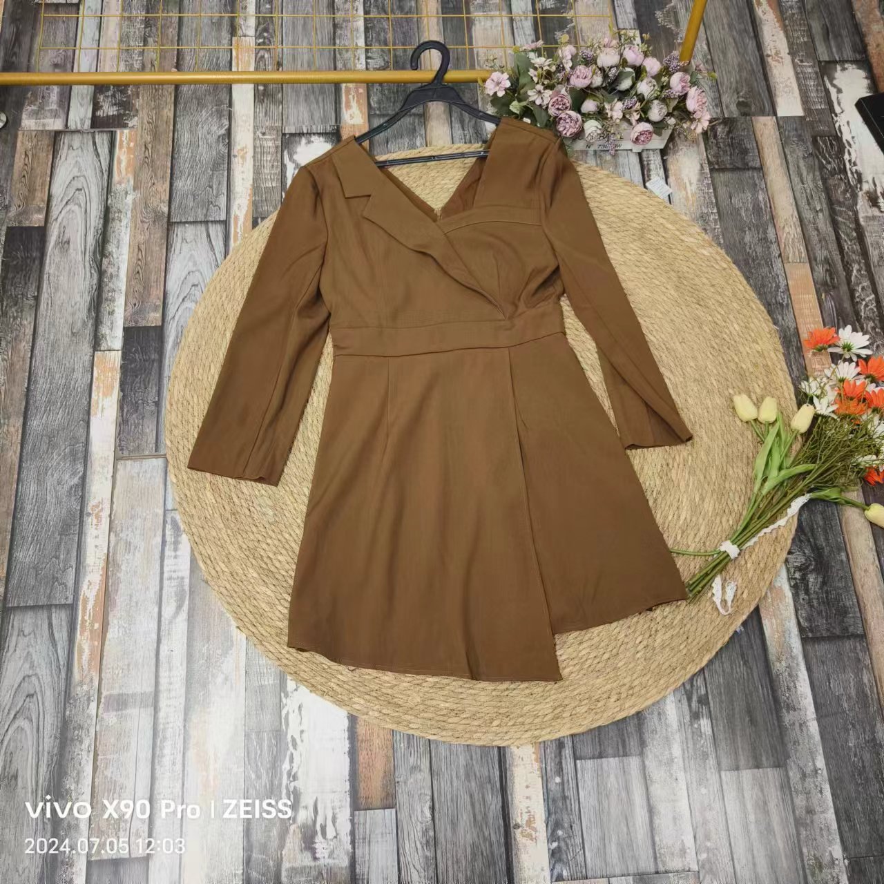 品牌剪标   8仓A1-4-68799款   气质V领九分袖连衣裙