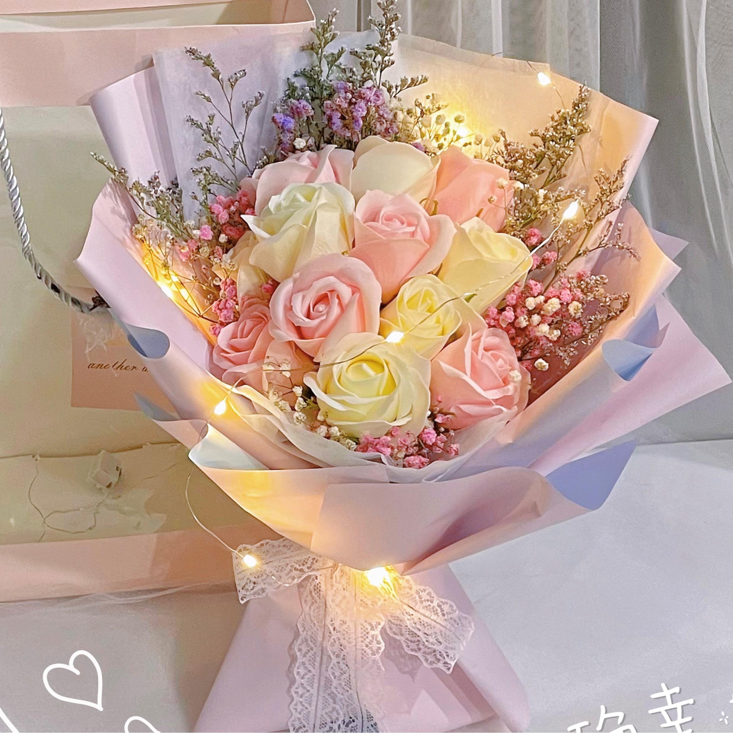 满天星干花束向日葵香皂花康乃馨送女生闺蜜生日礼物网红情人节