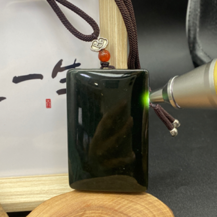 大师推荐精品和田玉约4*7无事牌吊坠