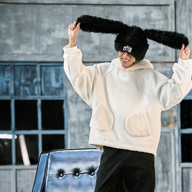 QUARTER IN NIGHT【明星同款】毛绒拼接加绒加厚小众慵懒趣味卫衣