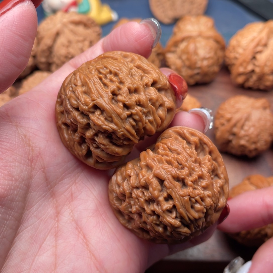 文玩核桃把件红皮球疆41精配