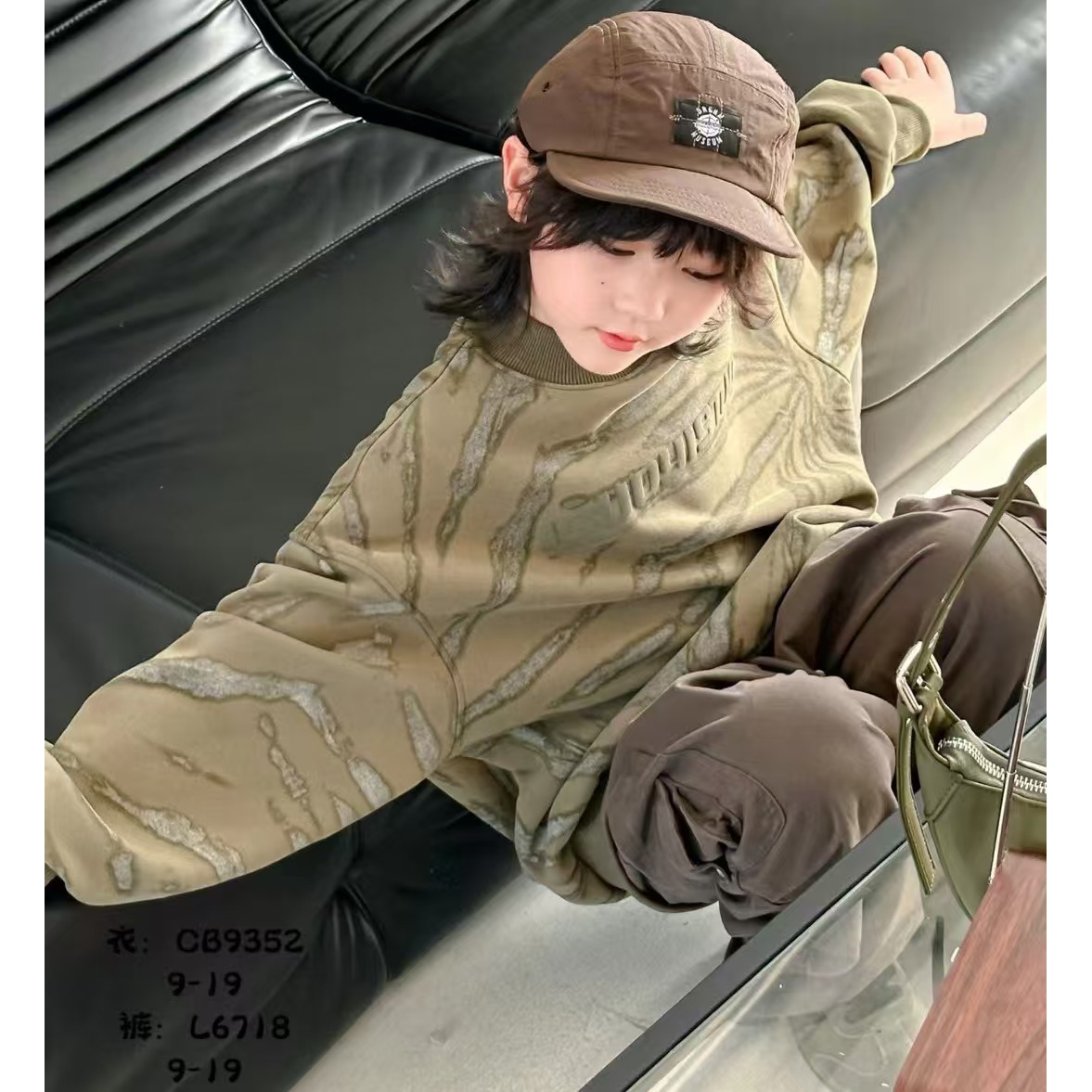 现货   2024冬季加绒圆领男童儿童女童新款卫衣9352