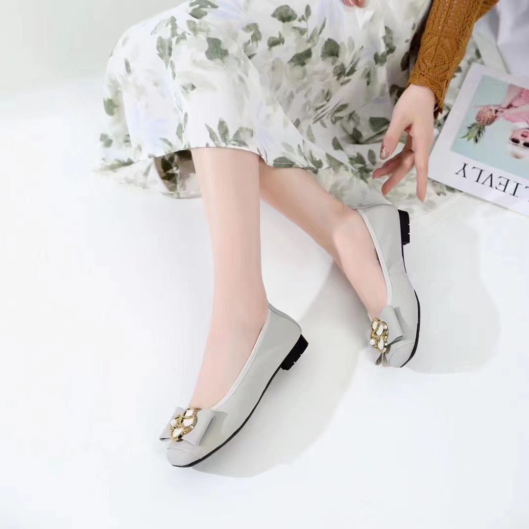 亮点女人舒适时尚百搭软底浅口方头真皮单鞋·