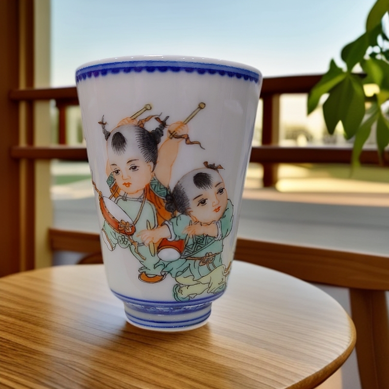 景德镇纯手工制作手绘青花边角釉上新彩人物童子主人杯非常喜庆