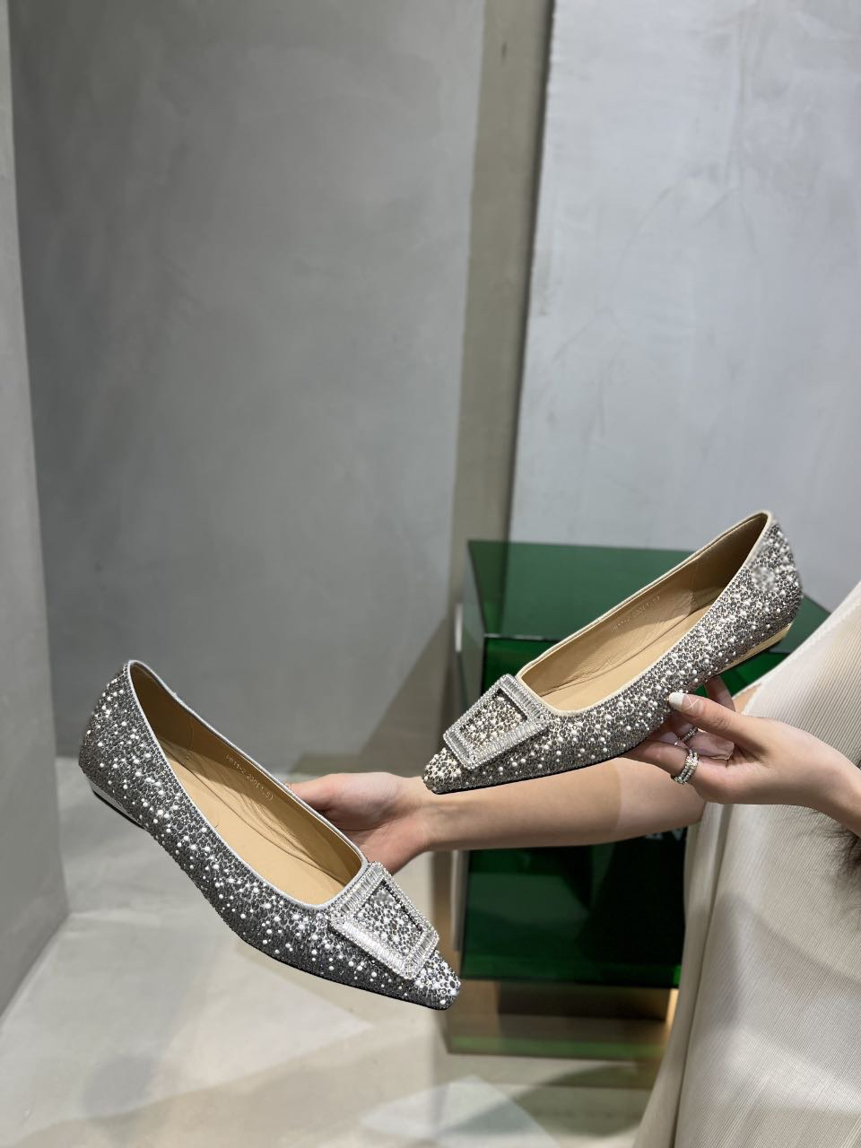 【聚新汇】11-2气质高跟百搭浅口经典大气真皮高跟鞋