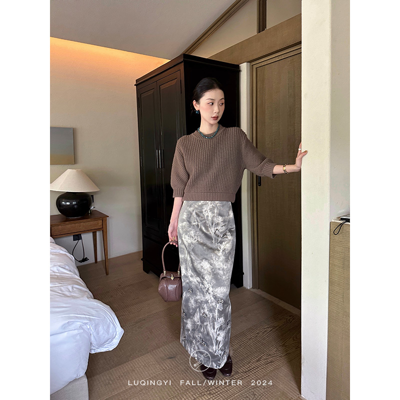 鹭青一原创【未稚】复古高级感宽松短款针织毛衣女秋冬L24M7991B