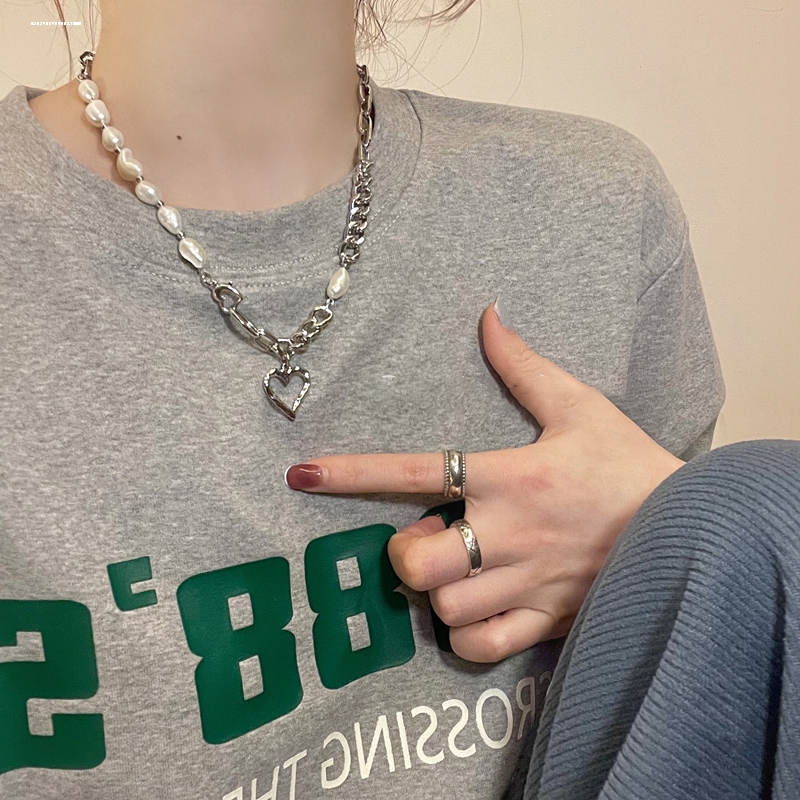 ins个性设计时尚网红女小众显白珠珠爱心链条项链精致新款百搭