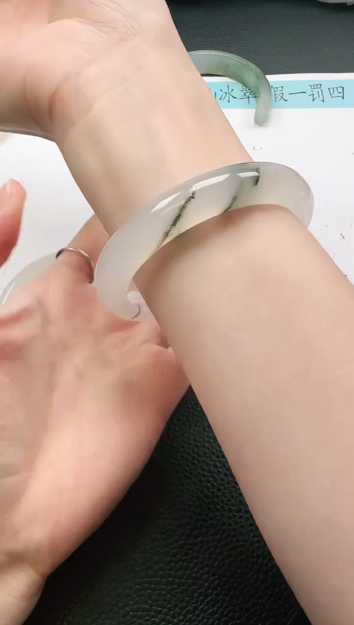 【闪购商品】石英质玉手镯未镶嵌134